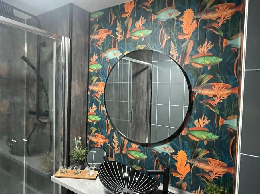 The Exclusive Jacuzzi Apartment Бирмингам Екстериор снимка